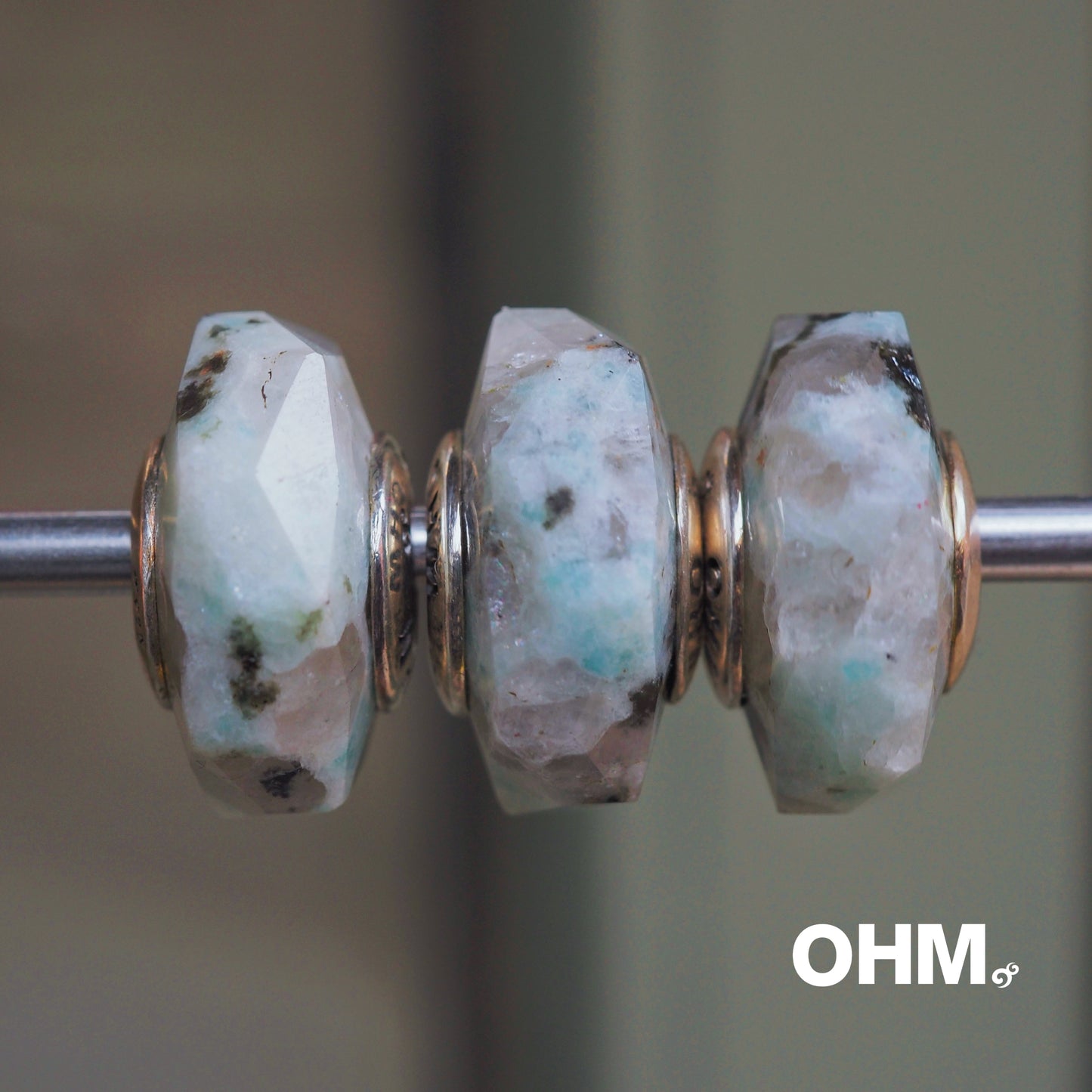 OHMnique Live photo Zephyr's Whisper