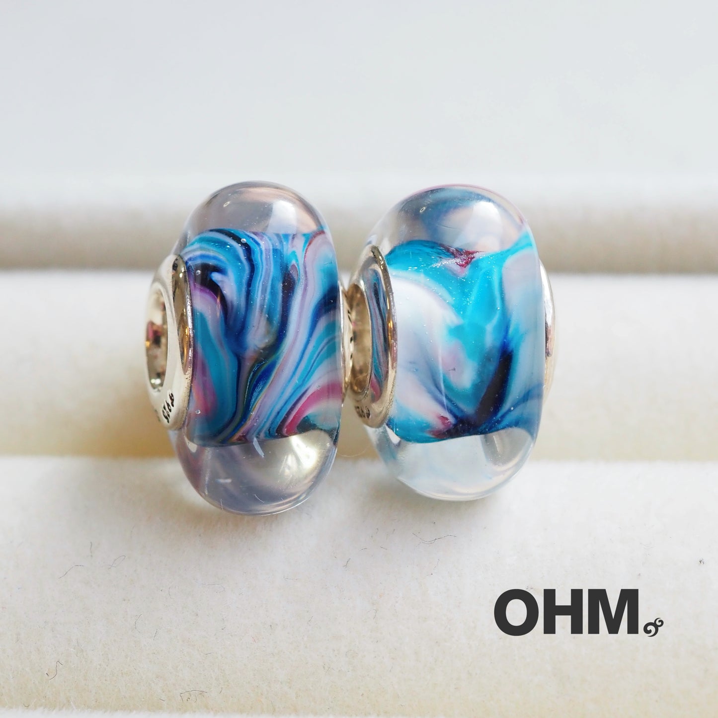 OHMnique - Live photo -The Lake’s Edge