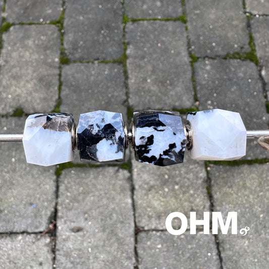 OHMnique- Live photo - OROQ NO. 15 Yin Yang Yours