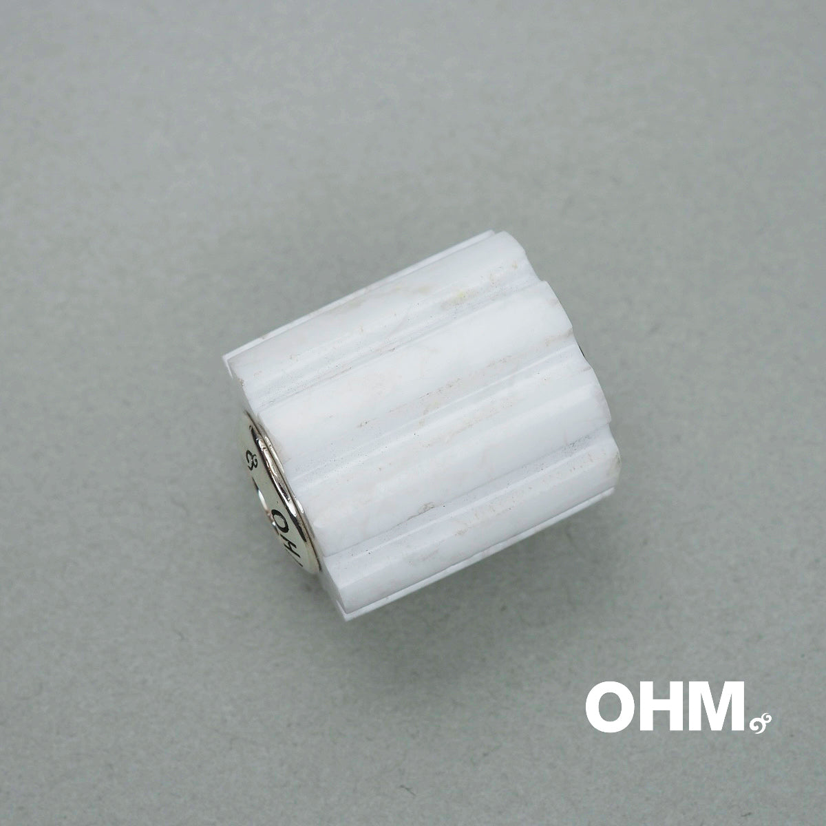 OHMnique - Column Howlite - last piece