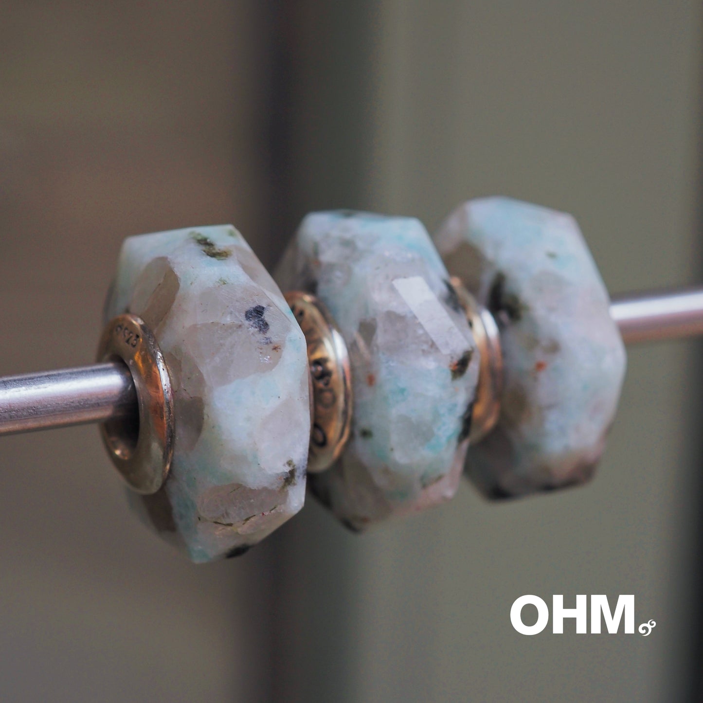 OHMnique Live photo Zephyr's Whisper