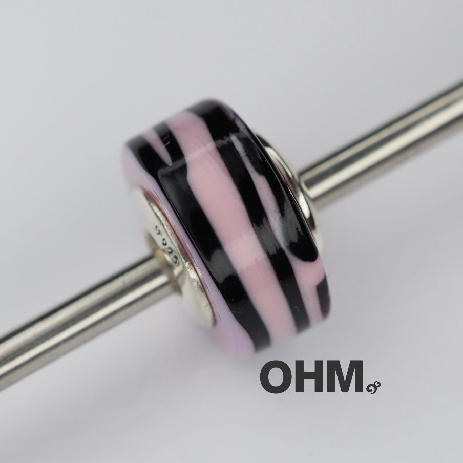 OHMnique - Shine Black and Pink - last piece