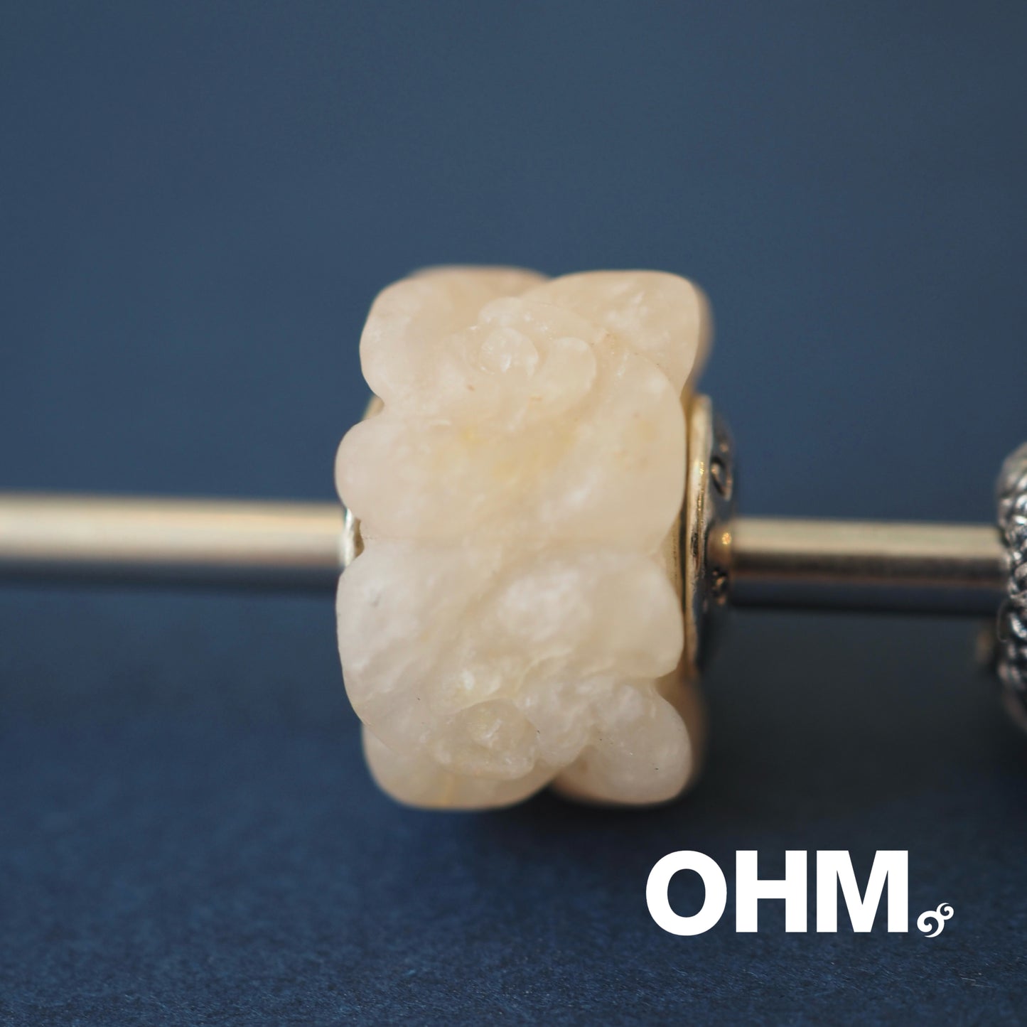 OHMnique - OROQ NO. 17 Silent Blossom White