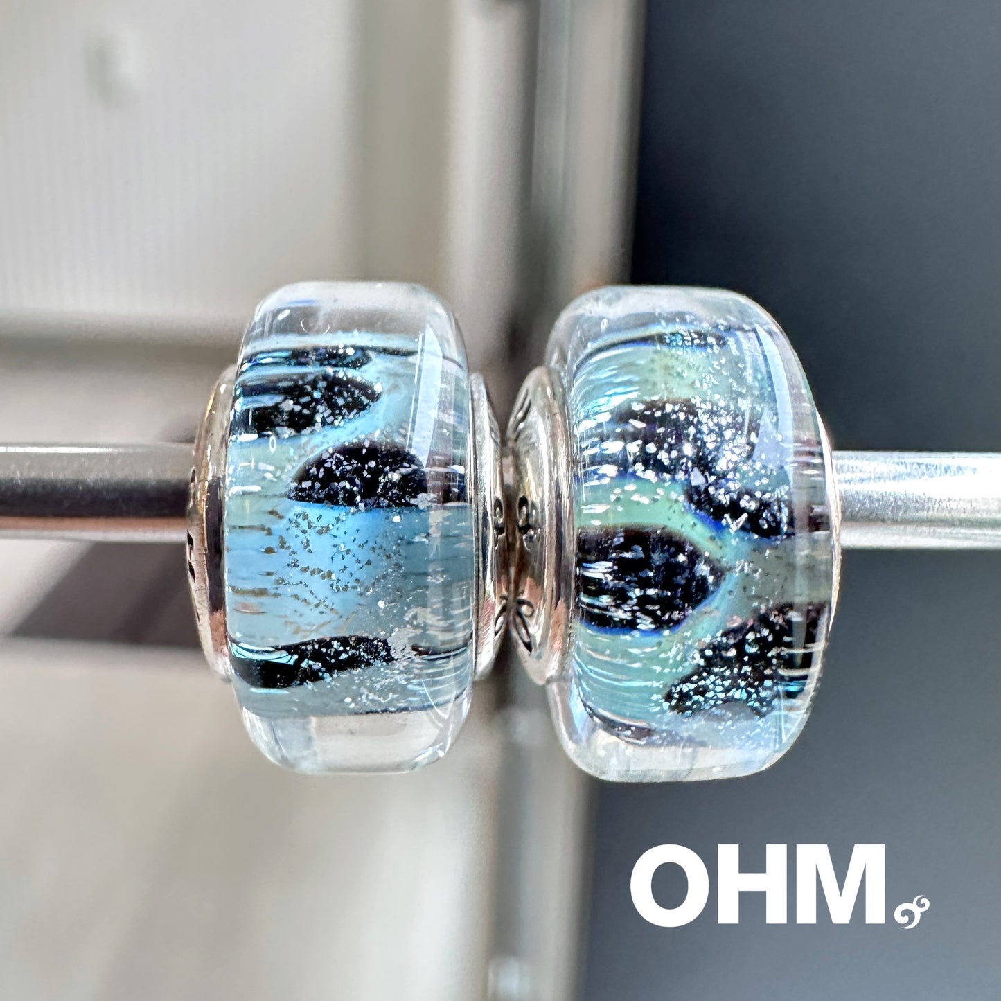 OHMnique - Glacial Shadows