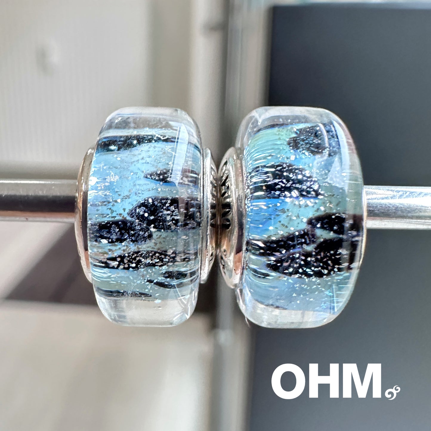 OHMnique - Glacial Shadows