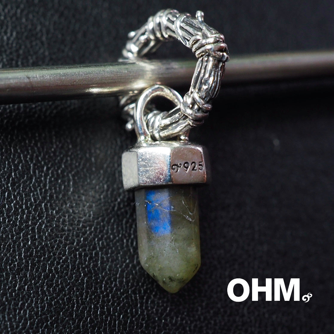 OHMnique - Hidden Magic - Labradorite - last piece