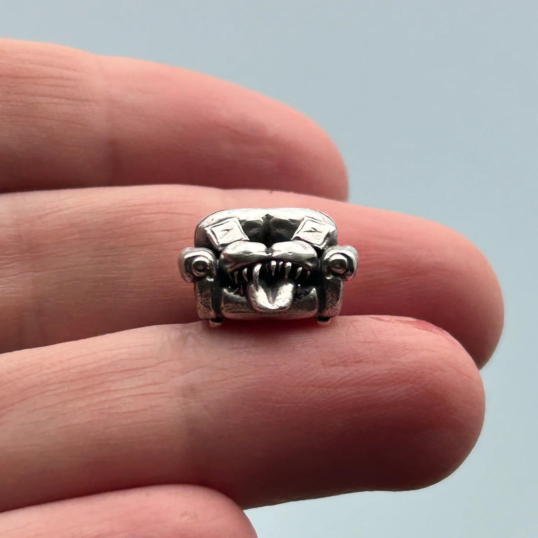 Killer Loveseat - Pre order