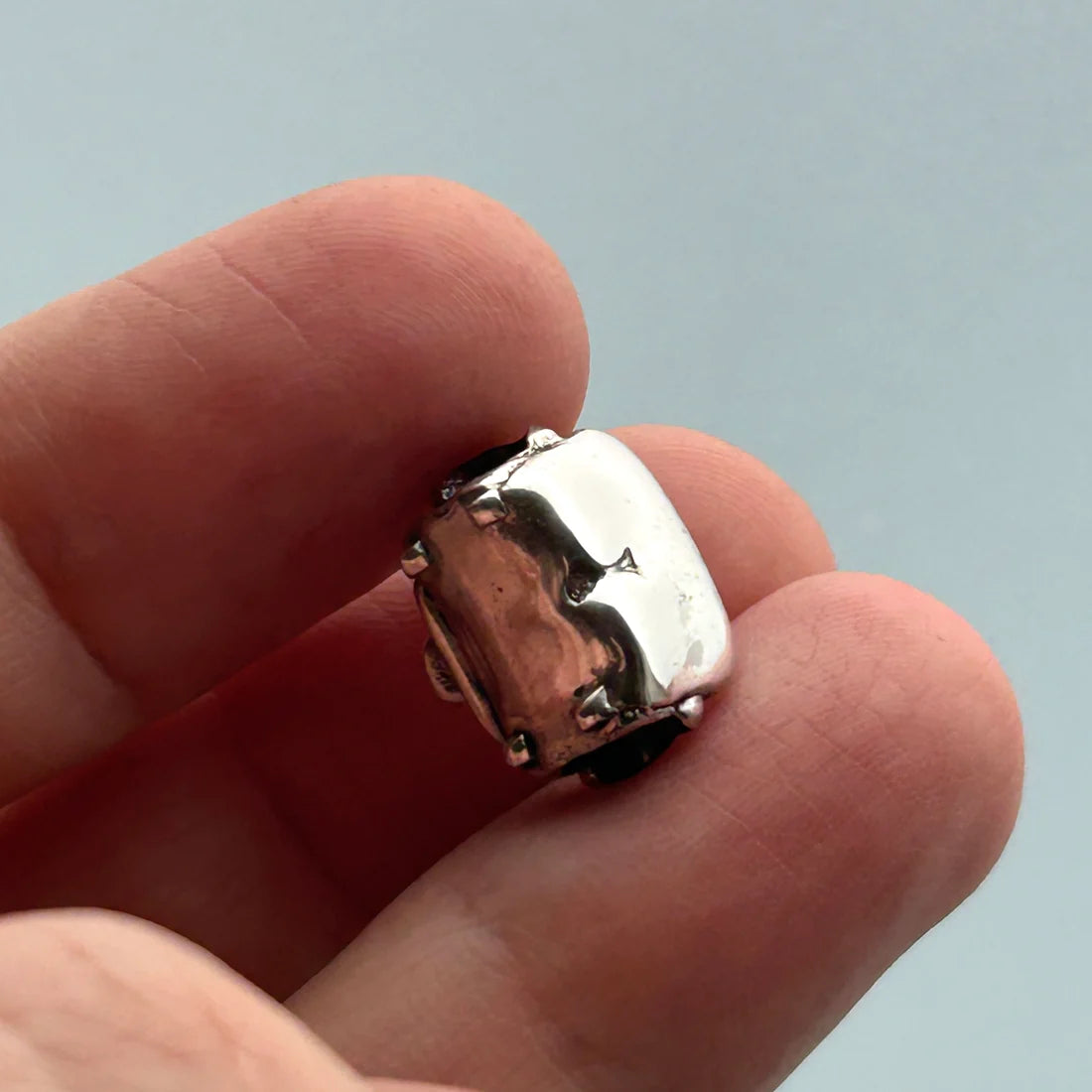 Killer Loveseat - Pre order